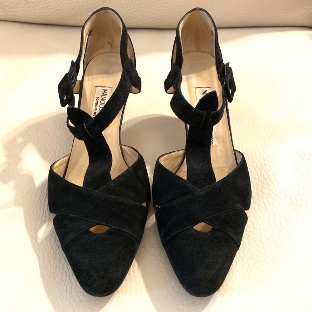 Manolo Blahnik Black Suede T-Bar Pump size 37.5